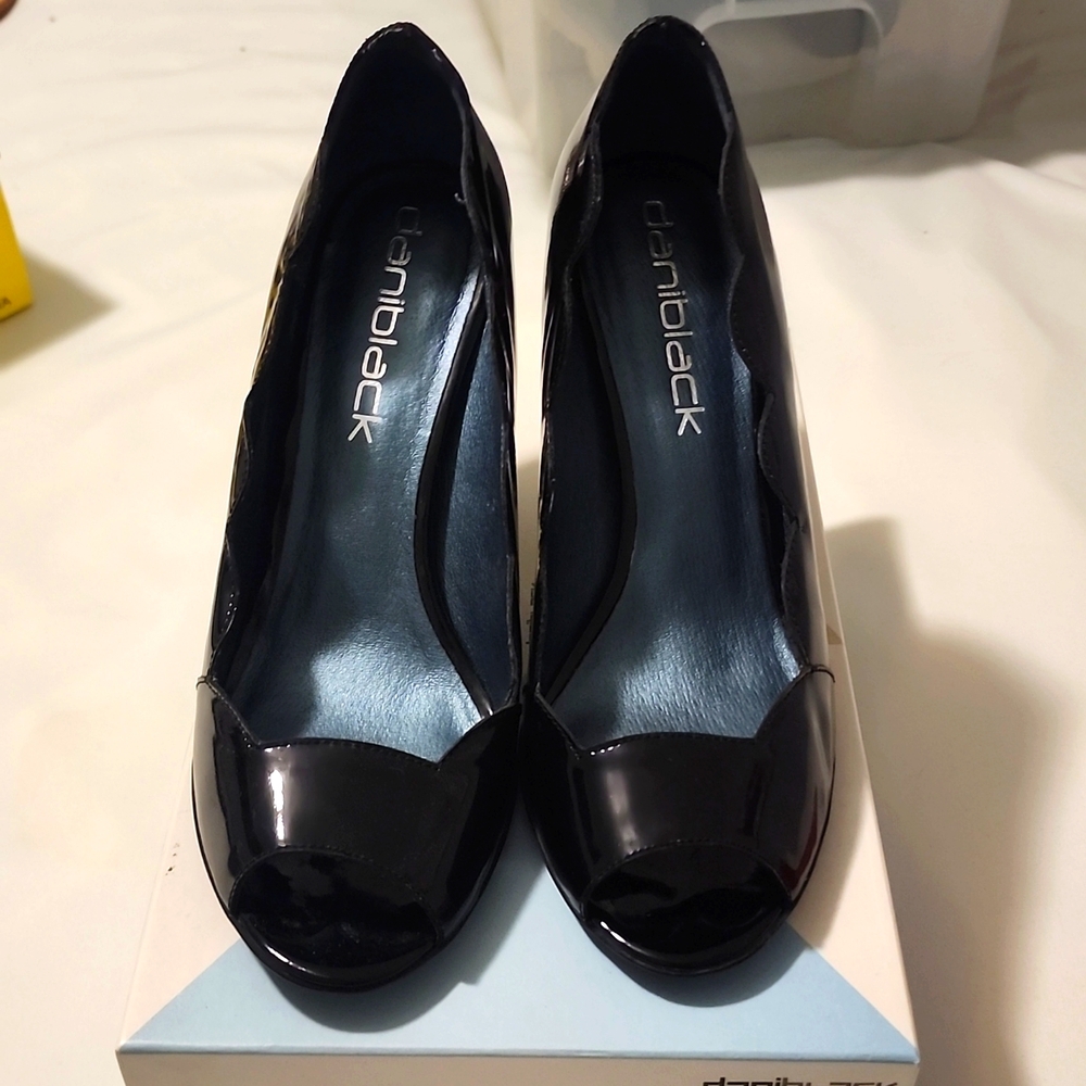 Dani Black Pantent Pumps
